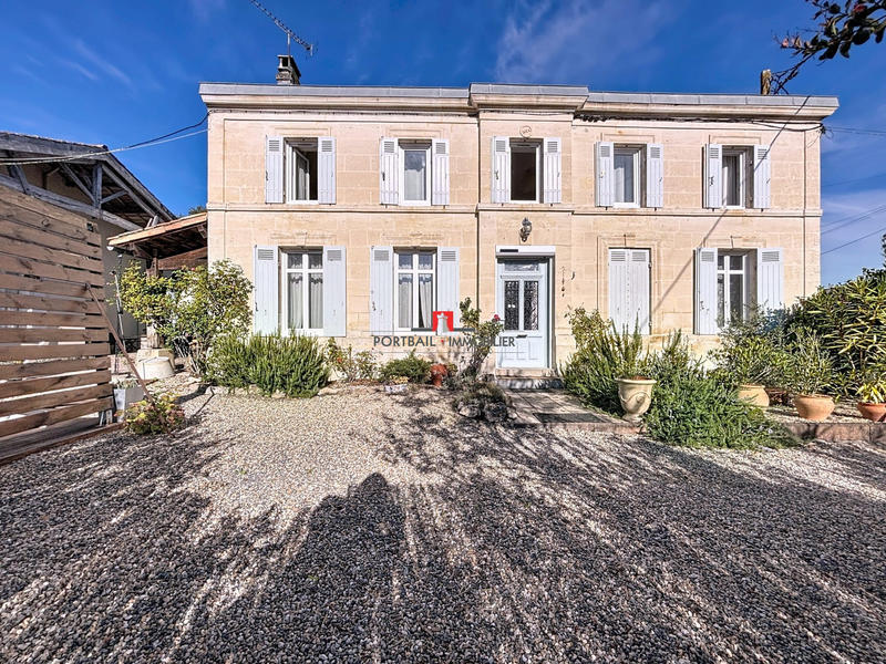 Maison - 180 m² - 6 pièces