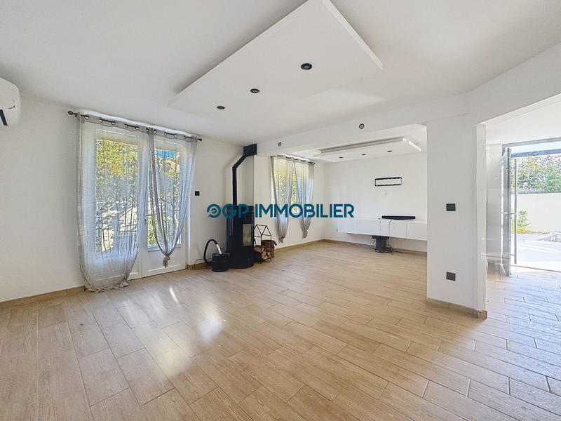 Maison - 180 m² - 6 pièces