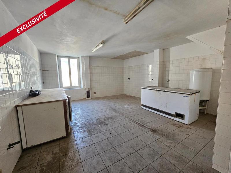 Maison - 260 m² - 11 pièces