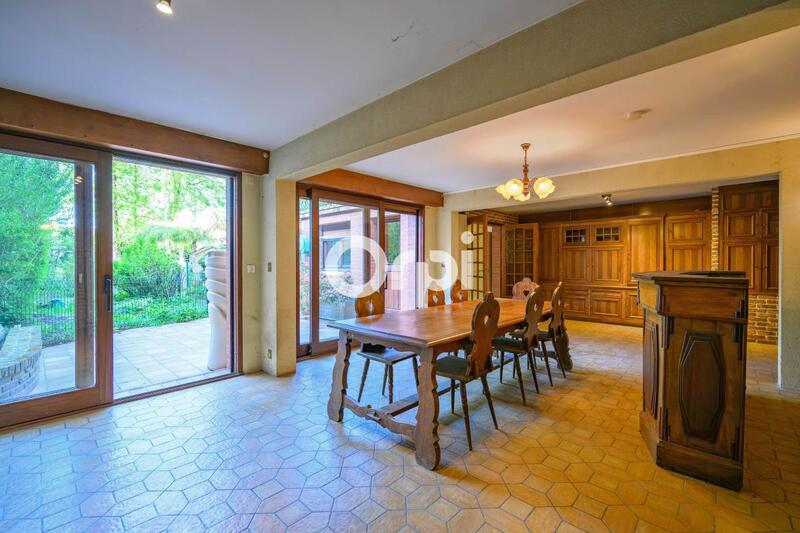 Maison - 274 m² - 9 pièces