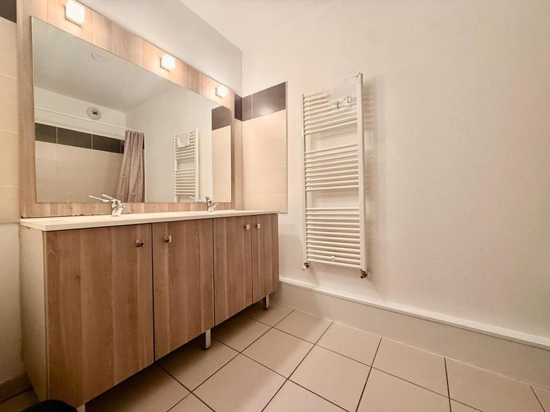 Appartement - 81 m² - 2 pièces