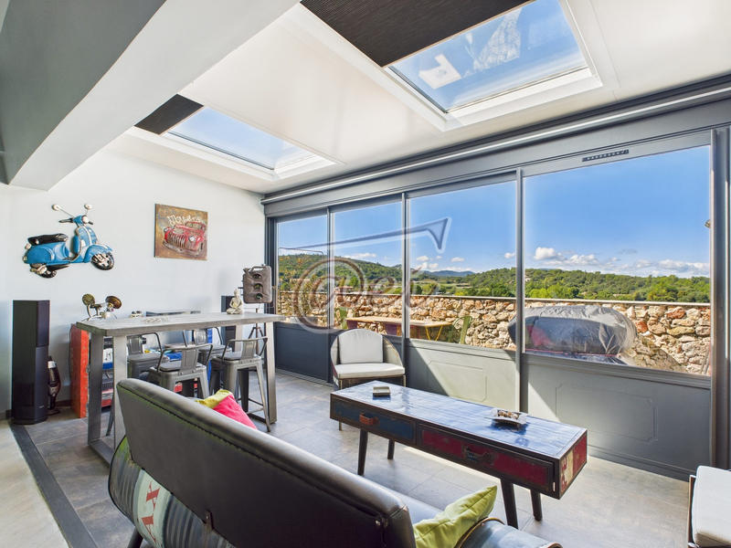 Maison - 199 m² - 5 pièces