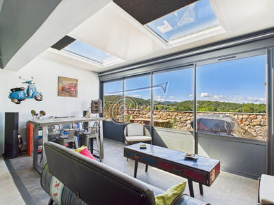 Maison - 199 m² - 5 pièces