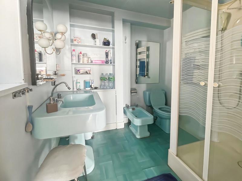 Maison - 335 m² - 12 pièces