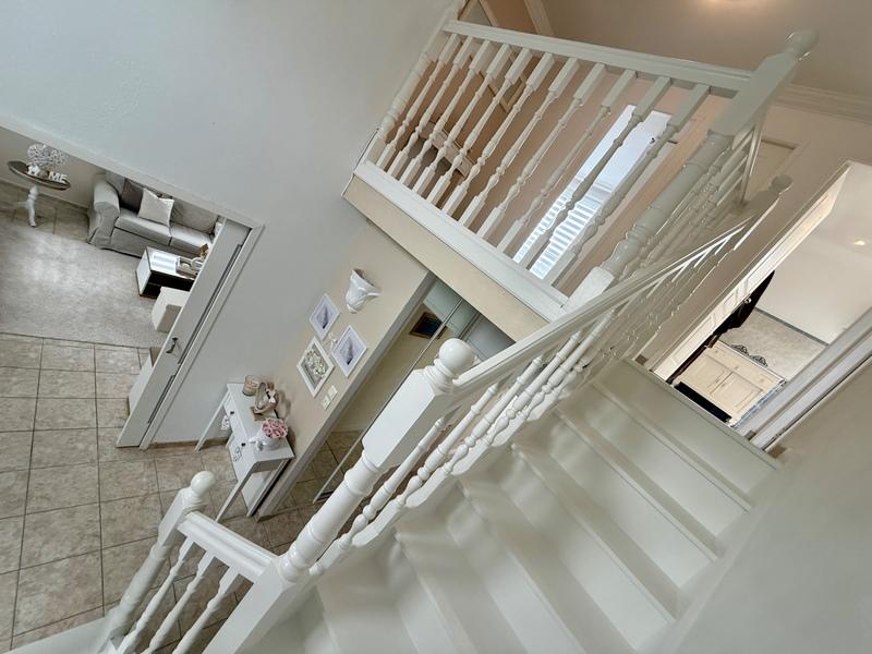 Maison - 180 m² - 9 pièces