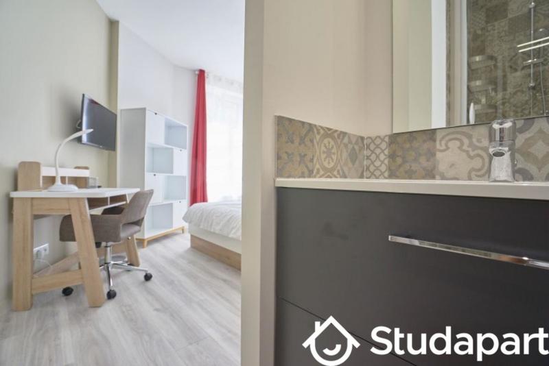 Chambre - 13 m² - 1 pièce