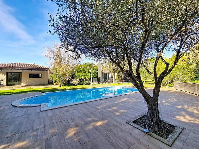 Villa - 215 m² - 7 pièces