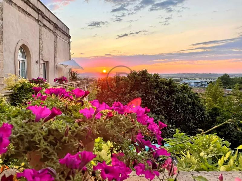 Villa - 614 m² - 12 pièces