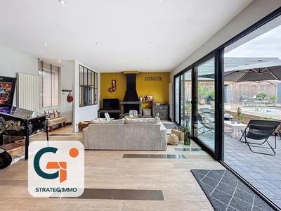 Maison - 240 m² - 7 pièces
