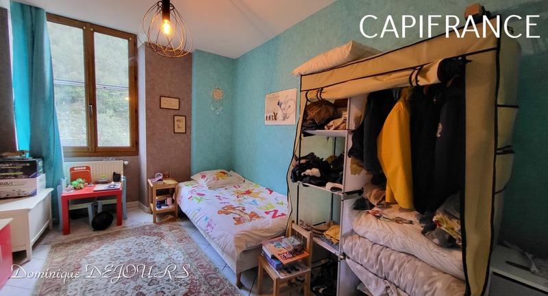 Maison - 209 m² - 8 pièces