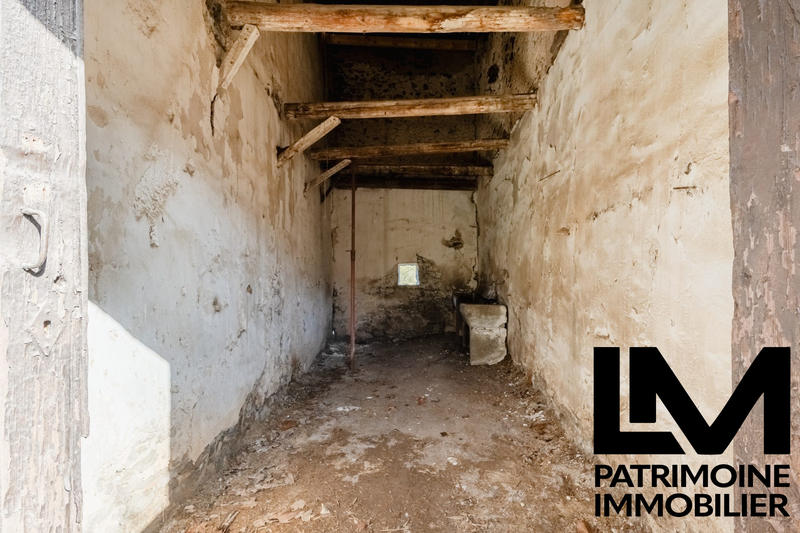 Maison - 325 m² - 6 pièces