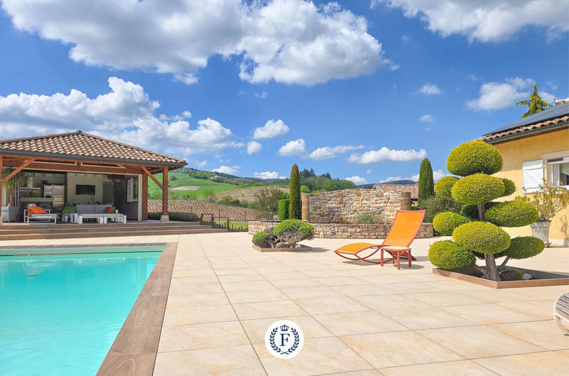 Villa - 250 m² - 8 pièces