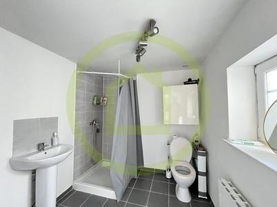 Maison - 90 m² - 6 pièces