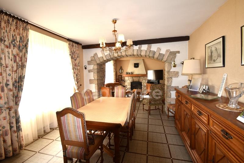 Corps de ferme - 170 m² - 11 pièces