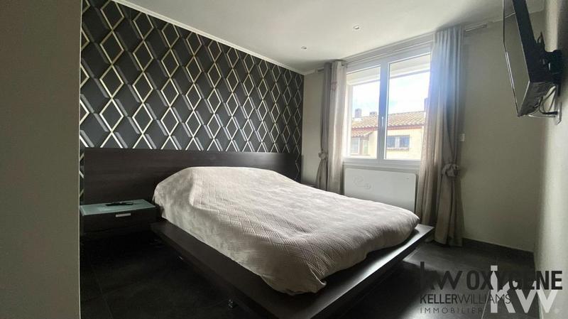 Villa - 100 m² - 5 pièces