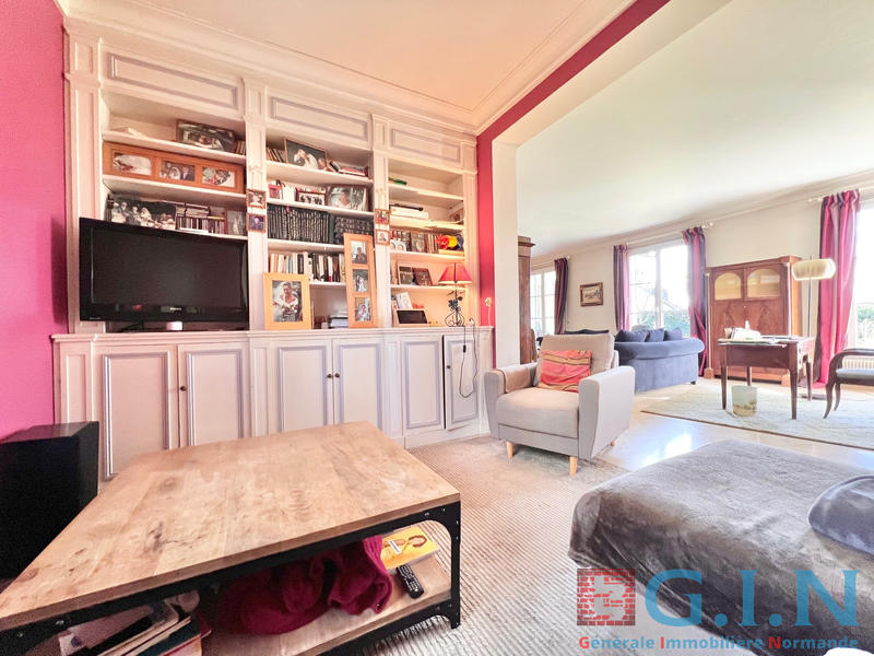 Propriété - 260 m² - 9 pièces