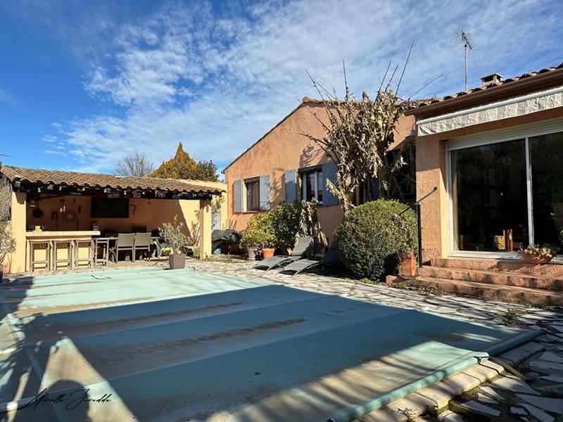 Maison - 110 m² - 6 pièces