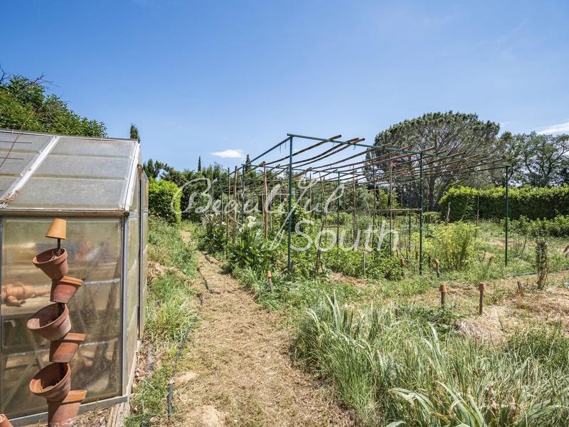 Mas - 345 m² - 10 pièces