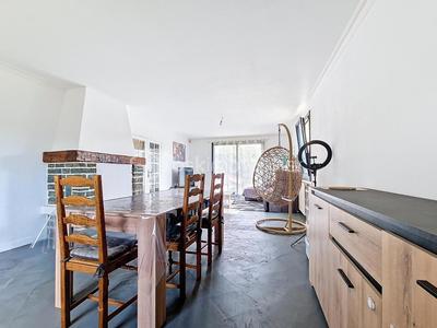 Maison traditionnelle - 180 m² - 8 pièces