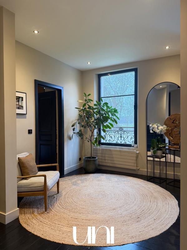 Maison - 230 m² - 6 pièces