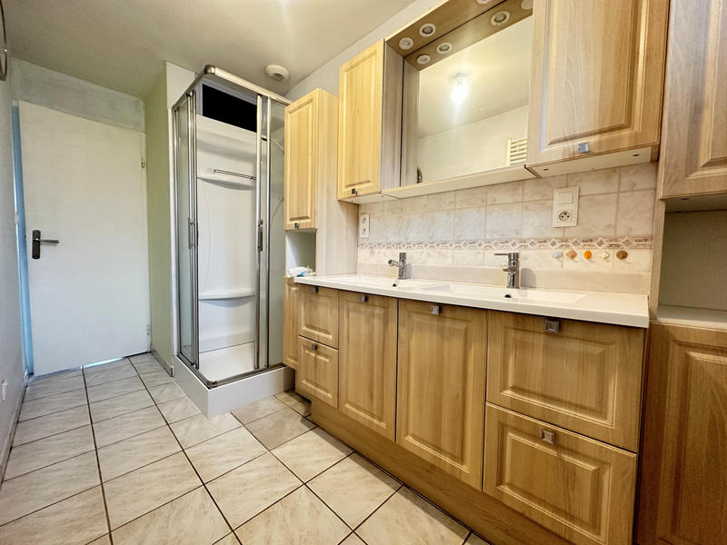 Maison - 240 m² - 7 pièces