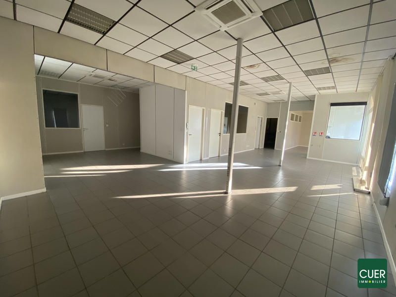 Local commercial - 248 m² - 5 pièces