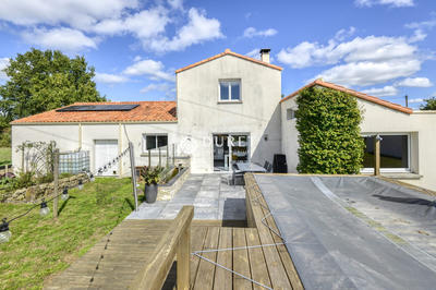 Maison traditionnelle - 123 m² - 6 pièces