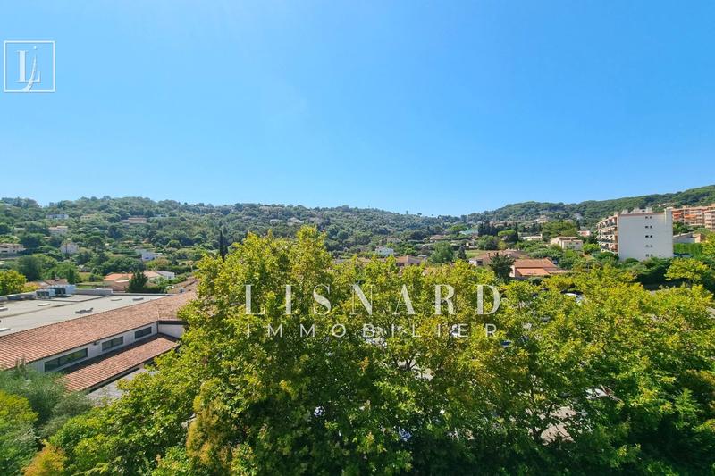 Appartement - 70 m² - 4 pièces