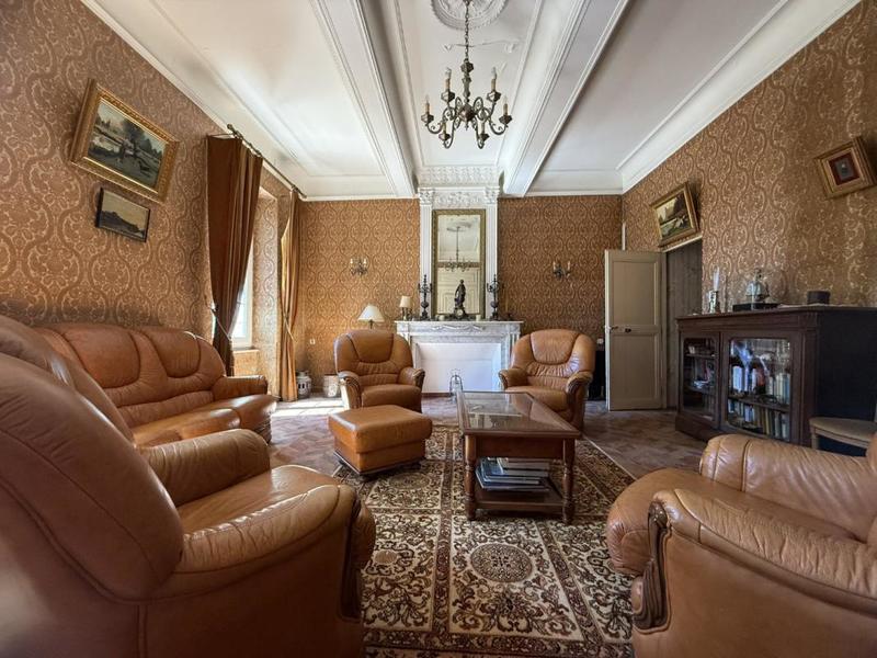 Maison - 295 m² - 9 pièces