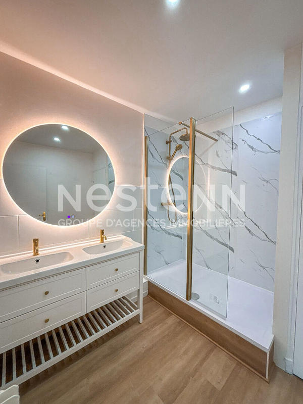 Appartement - 93 m² - 5 pièces