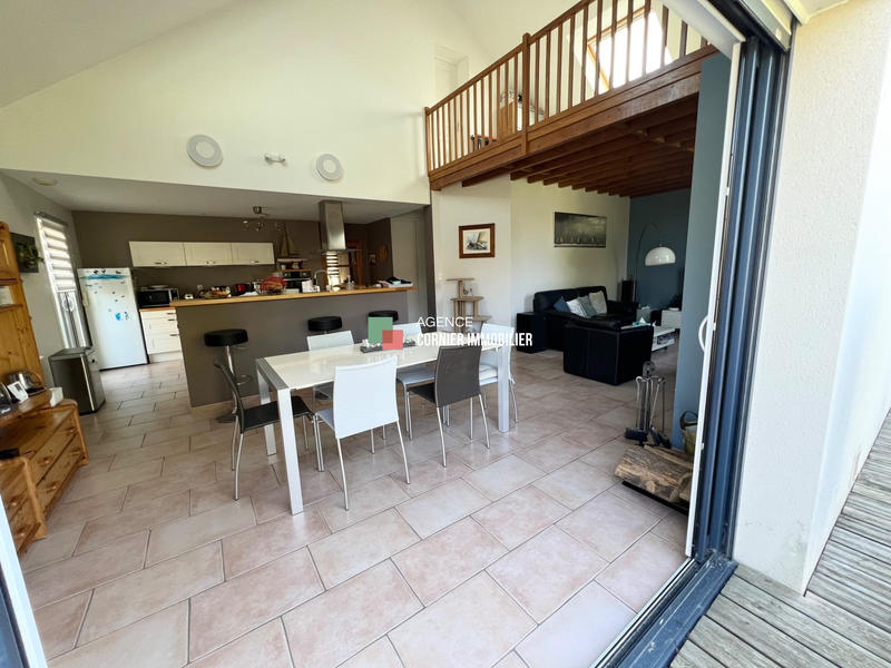 Maison - 180 m² - 7 pièces