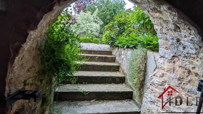 Maison - 200 m² - 7 pièces