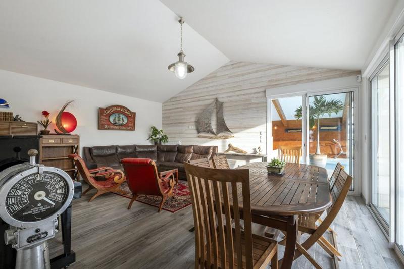 Maison - 296 m² - 7 pièces