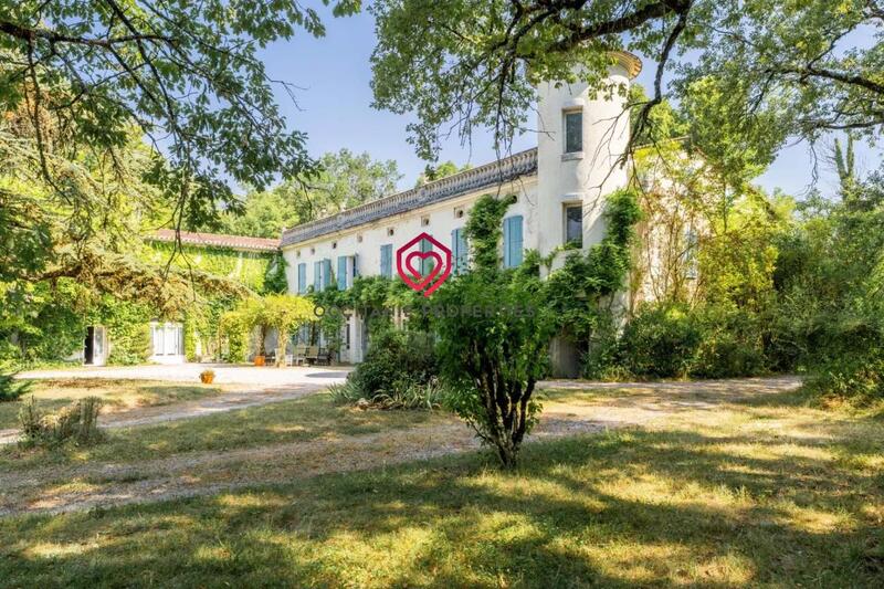 Maison de maîtres - 409 m² - 13 pièces