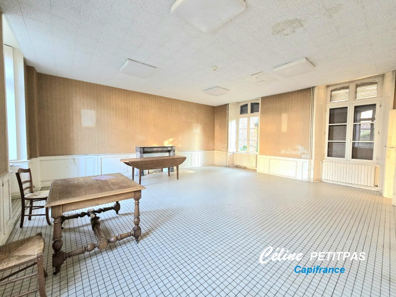 Propriété - 275 m² - 17 pièces