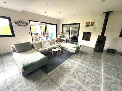 Maison - 365 m² - 10 pièces