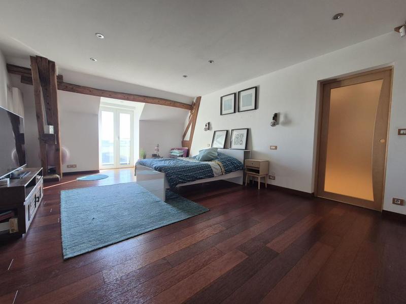 Maison - 245 m² - 7 pièces