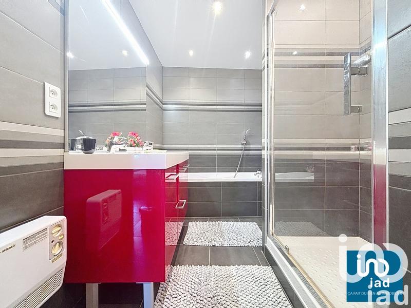 Maison - 176 m² - 8 pièces