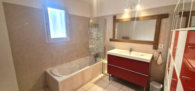 Maison - 92 m² - 4 pièces