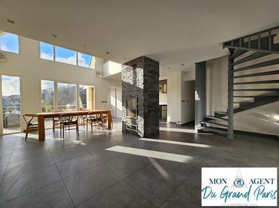 Maison - 185 m² - 7 pièces