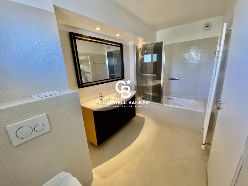 Appartement - 177 m² - 5 pièces