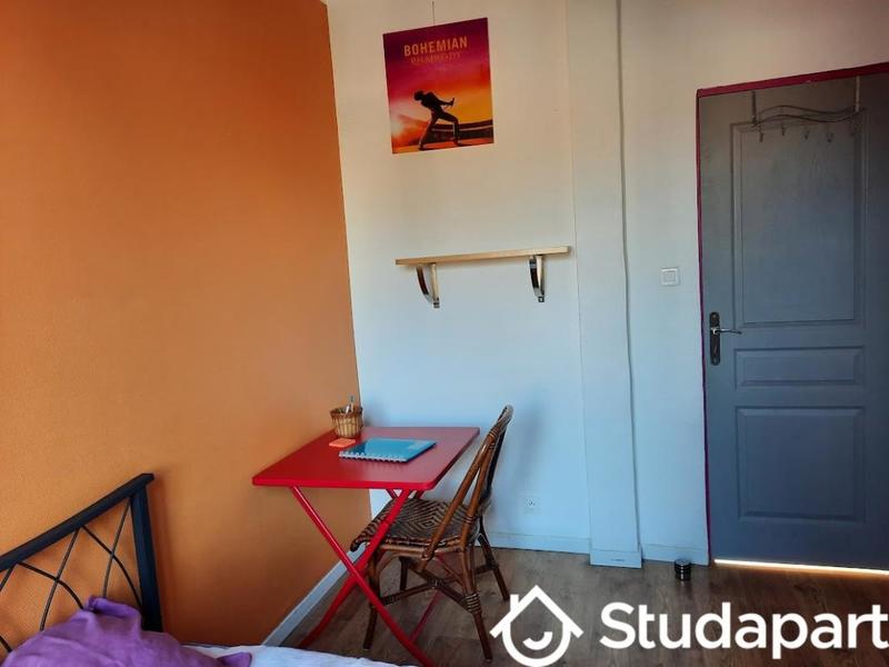 Chambre - 10 m² - 1 pièce