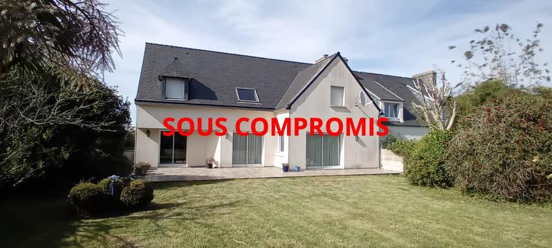 Maison traditionnelle - 204 m² - 8 pièces