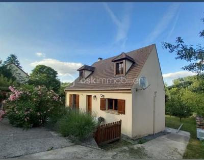 Maison traditionnelle - 107 m² - 5 pièces