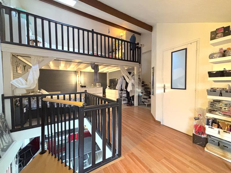 Appartement - 77 m² - 77 pièces