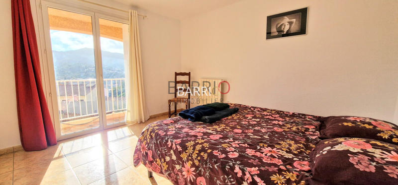 Villa - 237 m² - 10 pièces