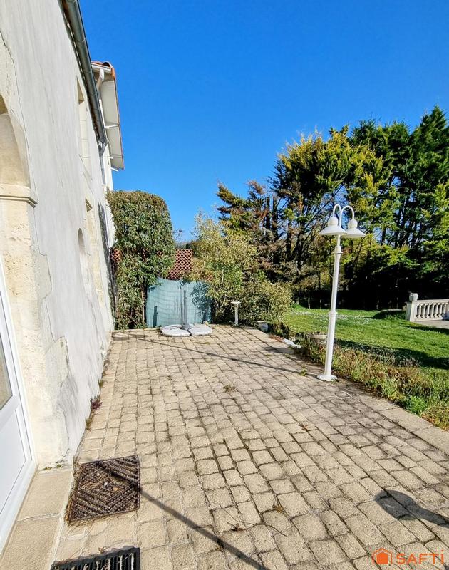 Maison - 261 m² - 10 pièces