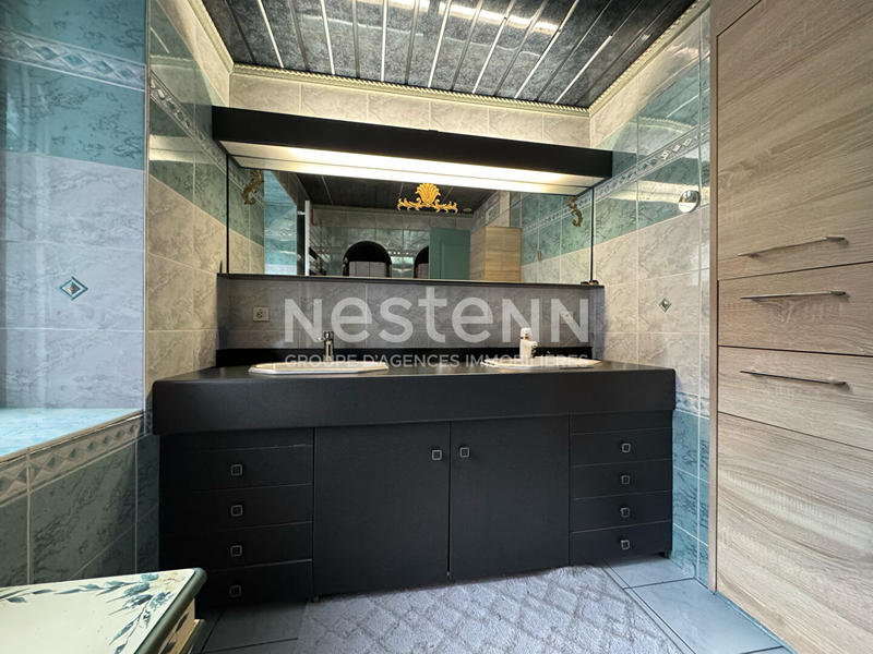 Maison - 273 m² - 10 pièces