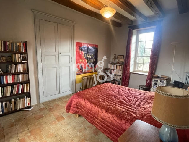 Propriété - 280 m² - 9 pièces