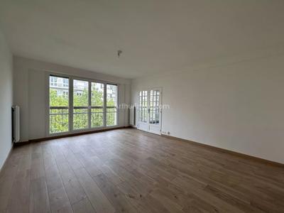 Appartement - 99 m² - 4 pièces